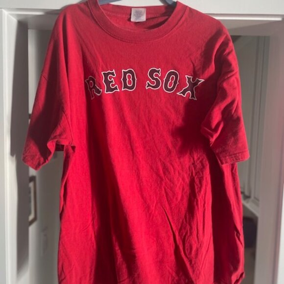 Boston Red Sox/Bruins Bundled of T - Picture 3 of 4
